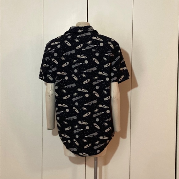 Urban Pipeline Causal Button Front Shirt Size MEDIUM 100% Cotton Car/Outerspace - Picture 4 of 6